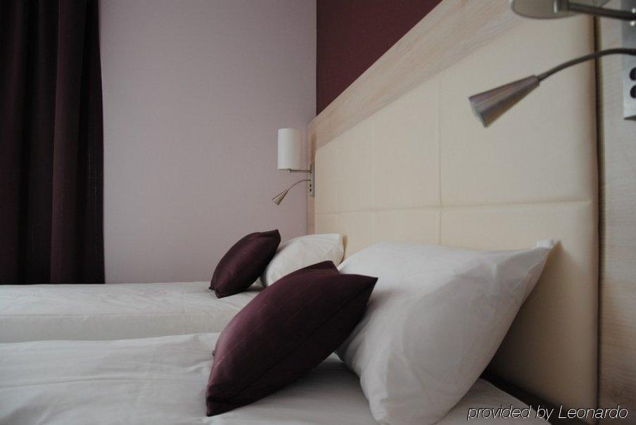 Brit Hotel Vendee Mer Les Achards  Exterior photo